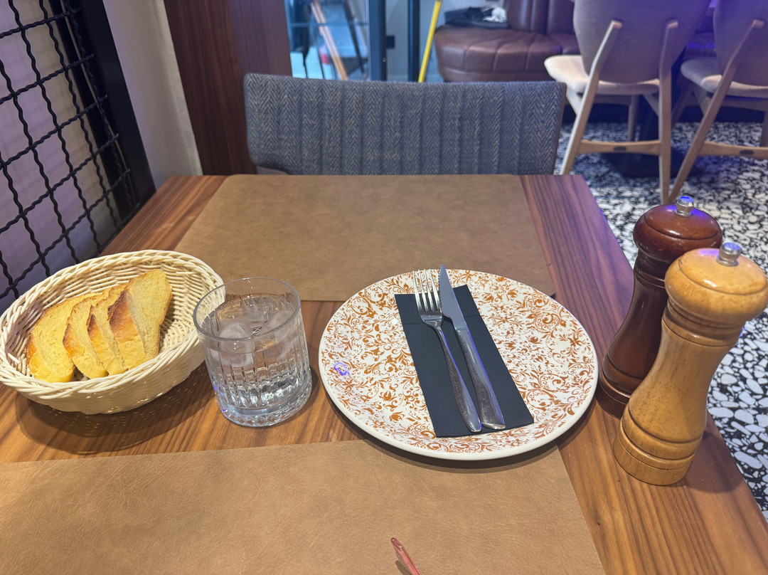 Zap Kitchen & Bar主图