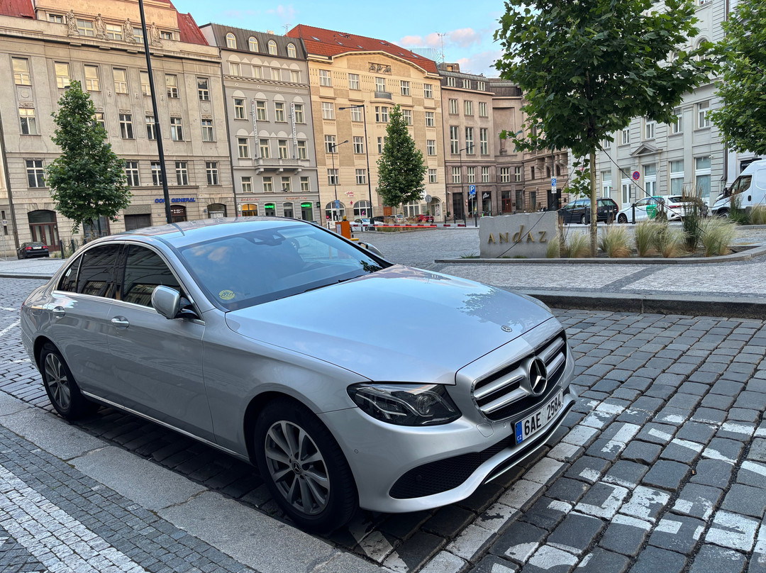 Taxi Praga Transfers-布拉格必去景点