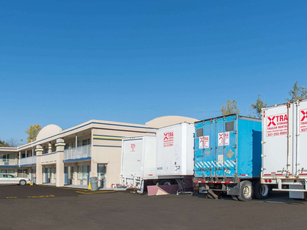 Days Inn & Suites by Wyndham Dayton North