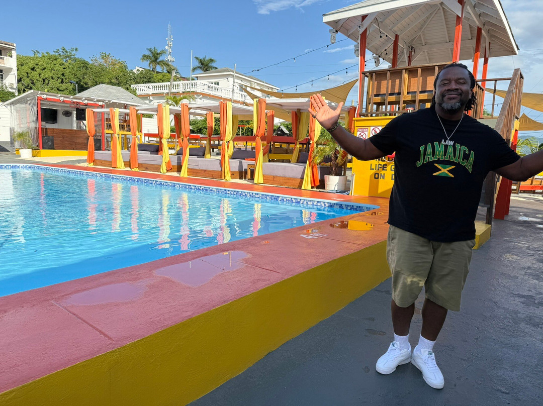 Nostalgia Day Club-蒙特戈贝必去景点