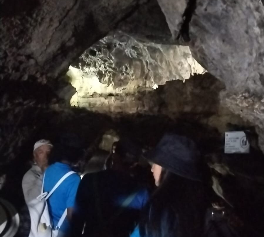 Túneles De Lava-阿约拉港必去景点