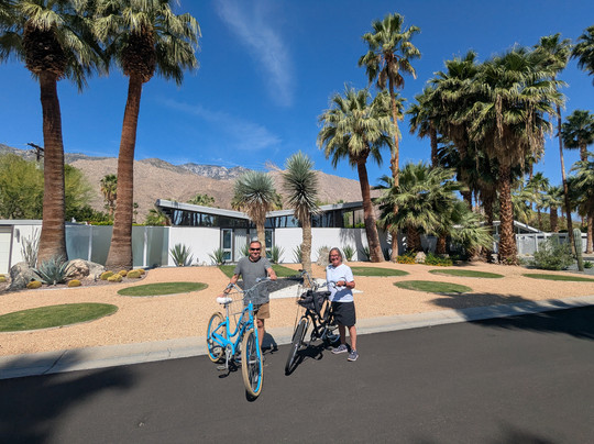 Modern & More Bike Tours Palm Springs-棕榈泉市必去景点