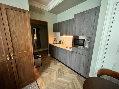 Native Glasgow主图