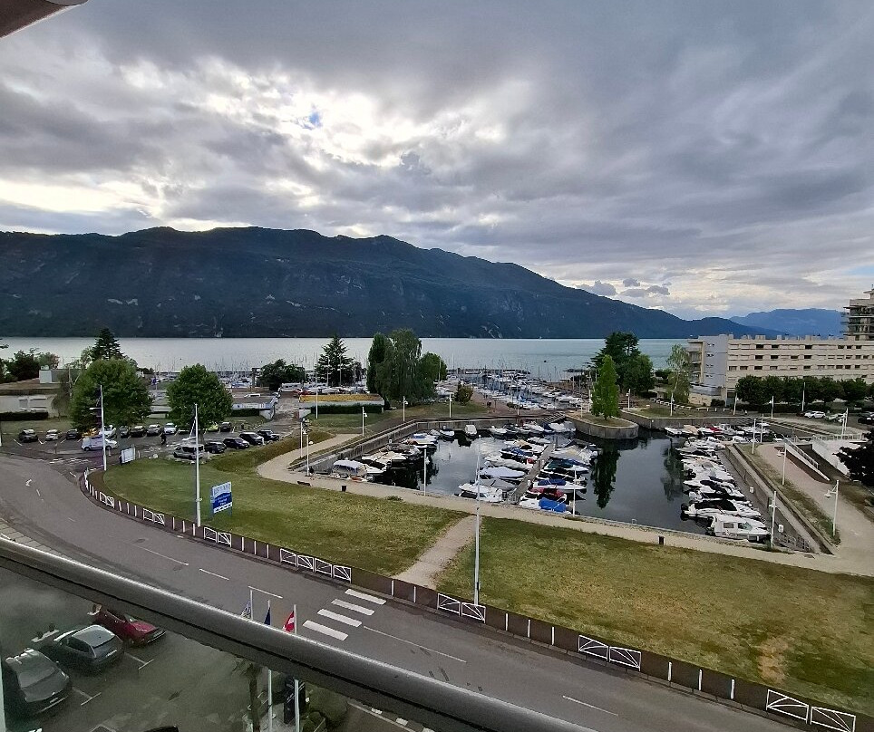 Hotel Adelphia Spa-艾克斯莱班必去景点