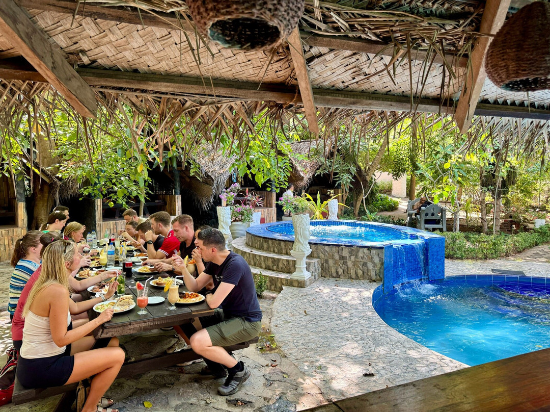 Sundaras Restaurant & Pool Bar