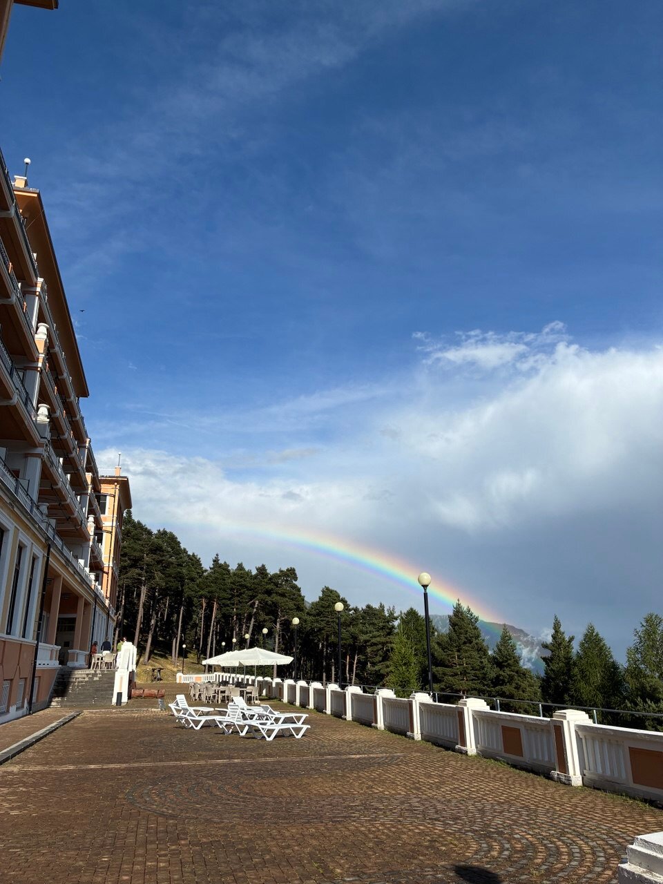 Pràcatinat Hotel & Restaurant-官方