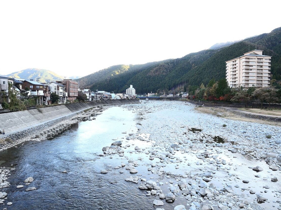 下吕温泉-下吕市必去景点