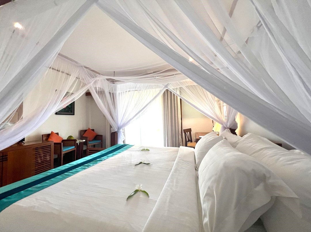 维桑海滩缅甸珍宝酒店主图