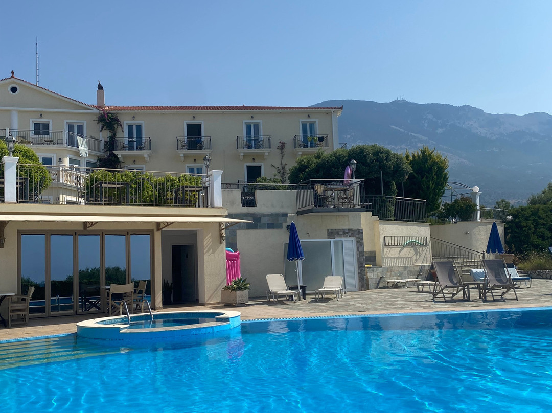 Trapezaki Bay Hotel主图