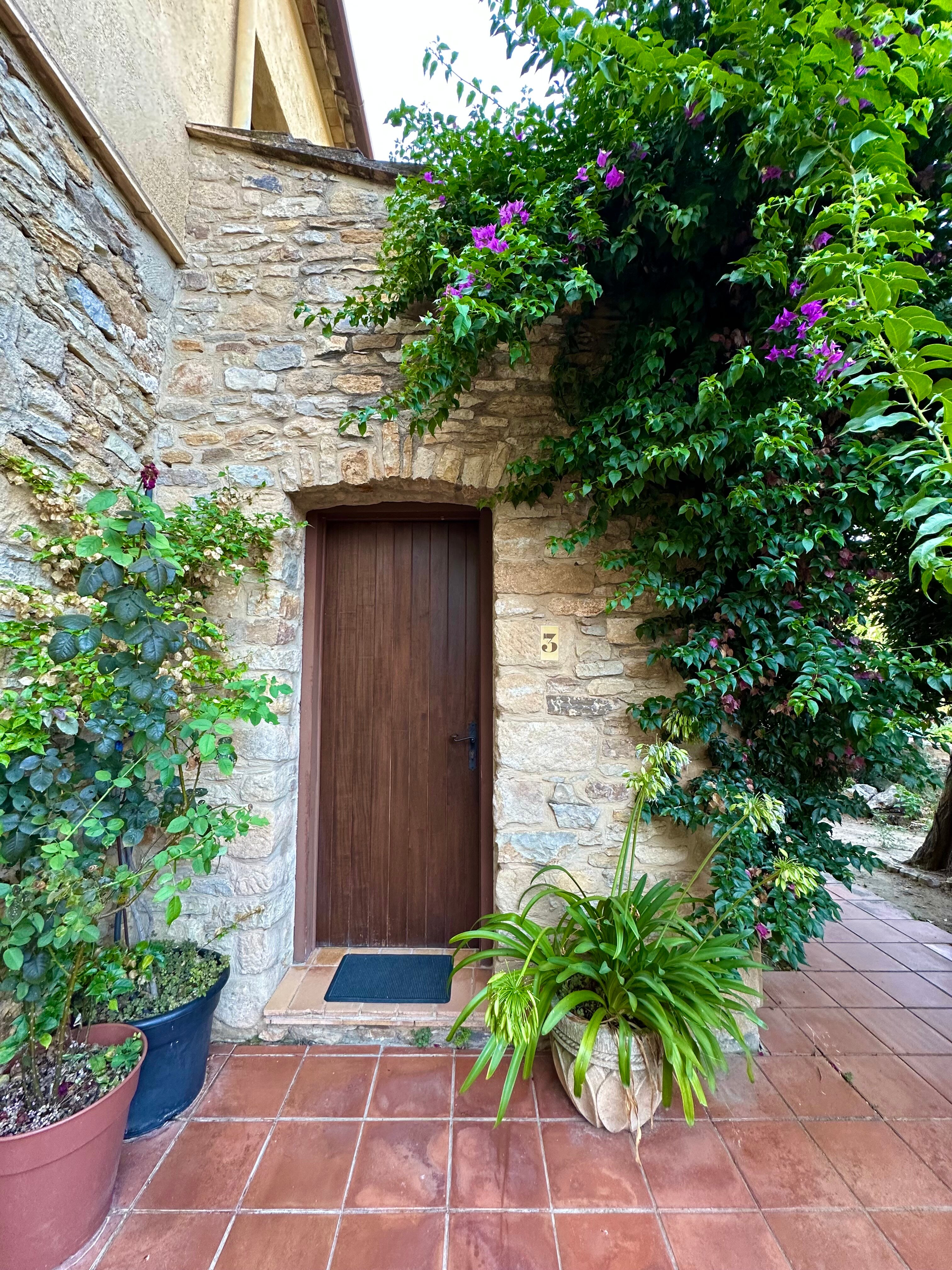 La Riera Hostel and Resturant-客卧