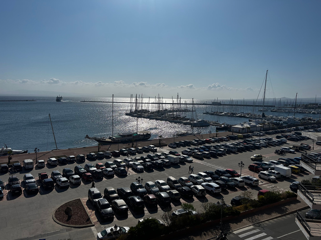 里维埃拉酒店主图