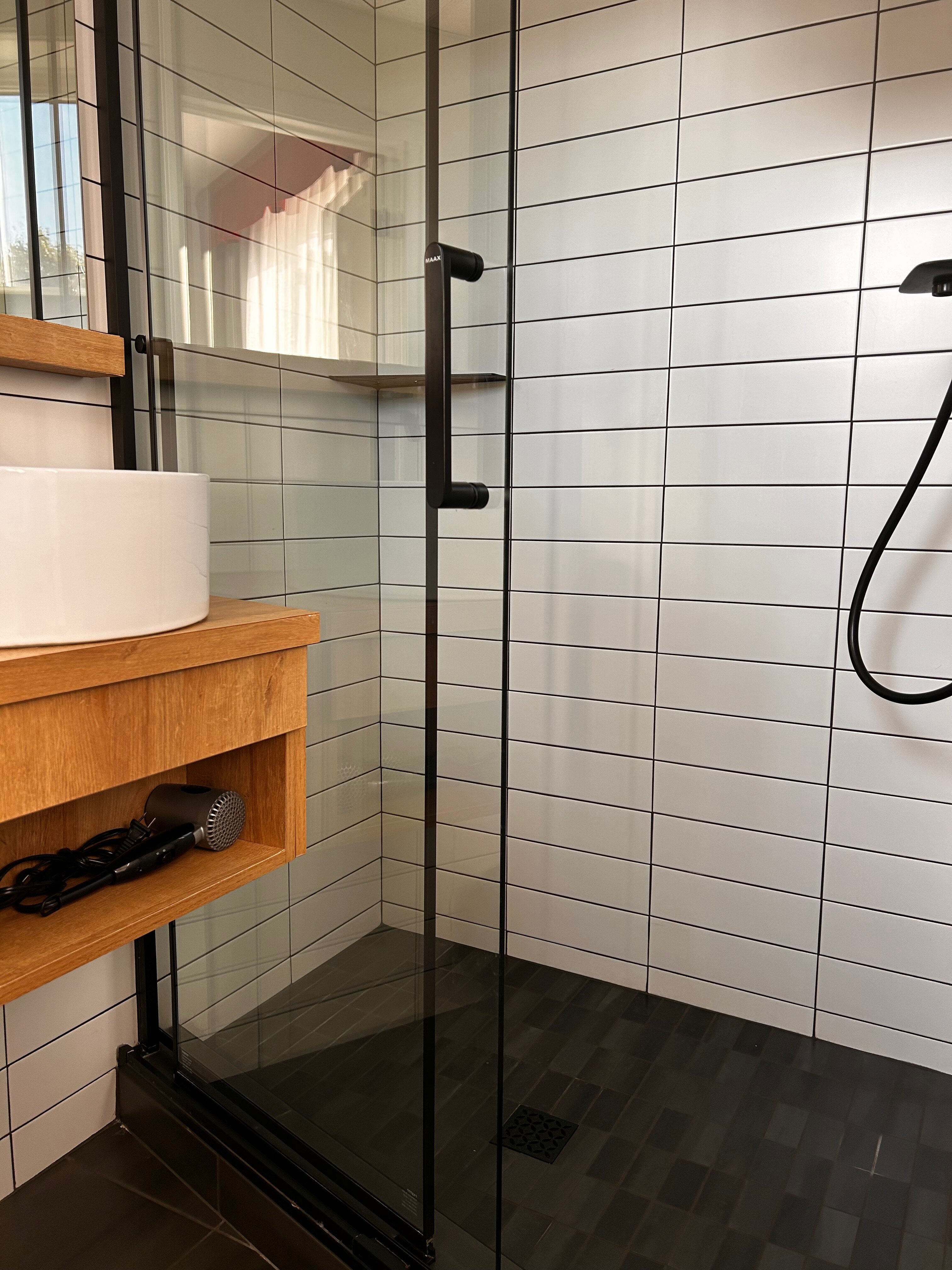 Motel Boulevard Cartier-浴室