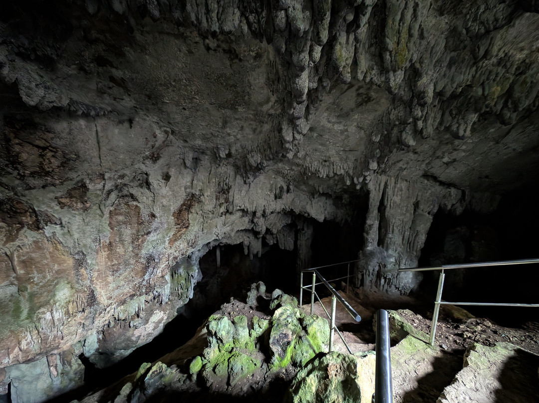 Cave Strasna Pec-Savar必去景点