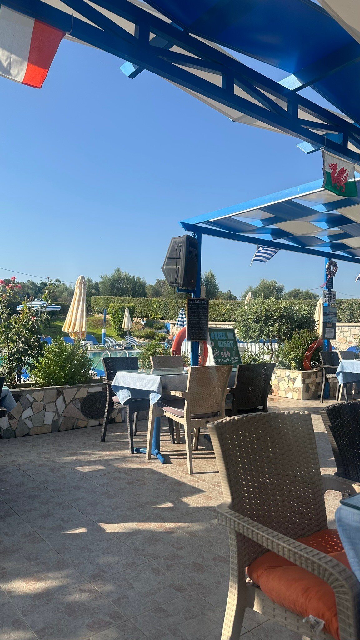 Sunlight Studios Pool Bar & Restaurant-官方