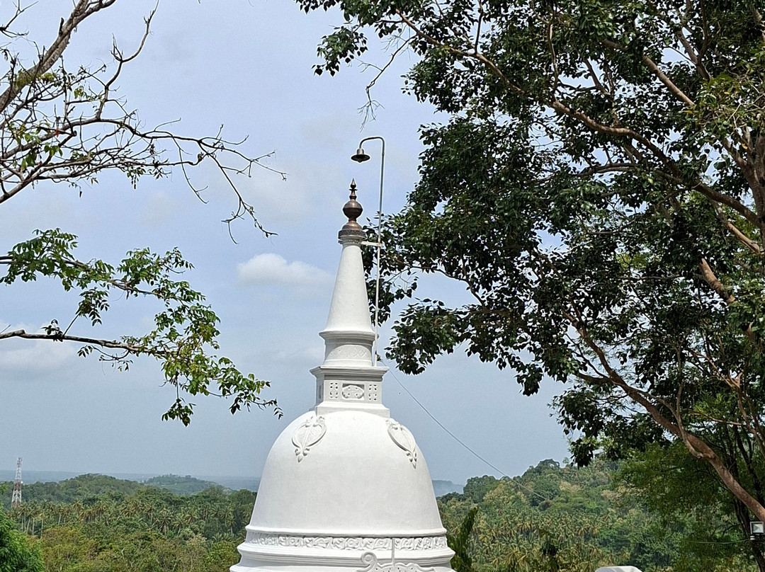 马凯里嘎勒山修道院-唐卡拉必去景点