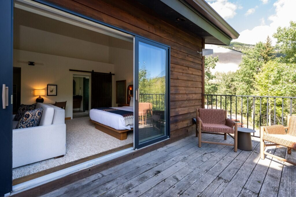 岩溪度假酒店主图