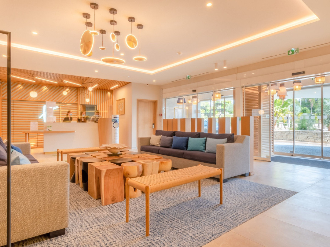 圣洛朗迪瓦尔酒店住宿-假日度假酒店