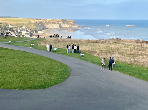 DDay 4 You - Magali Desquesne-巴约必去景点