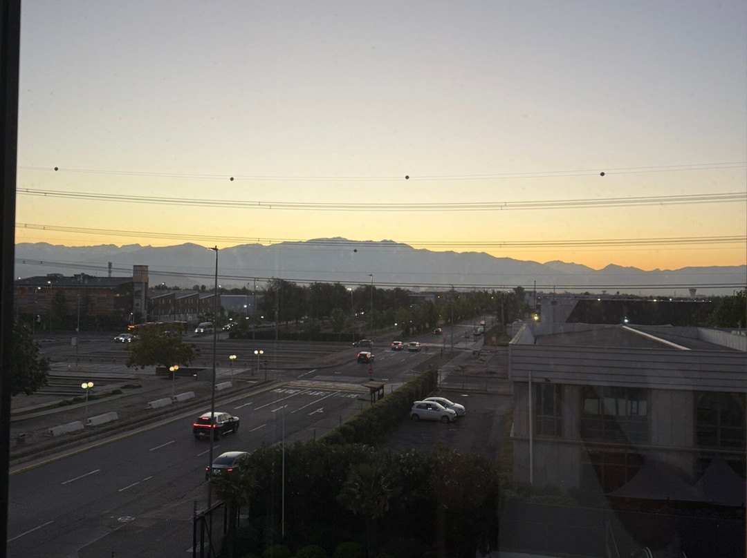 Courtyard by Marriott Santiago Airport主图