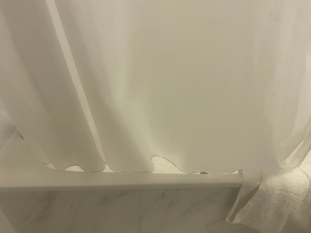 茱莉斯普利茅斯旅馆主图