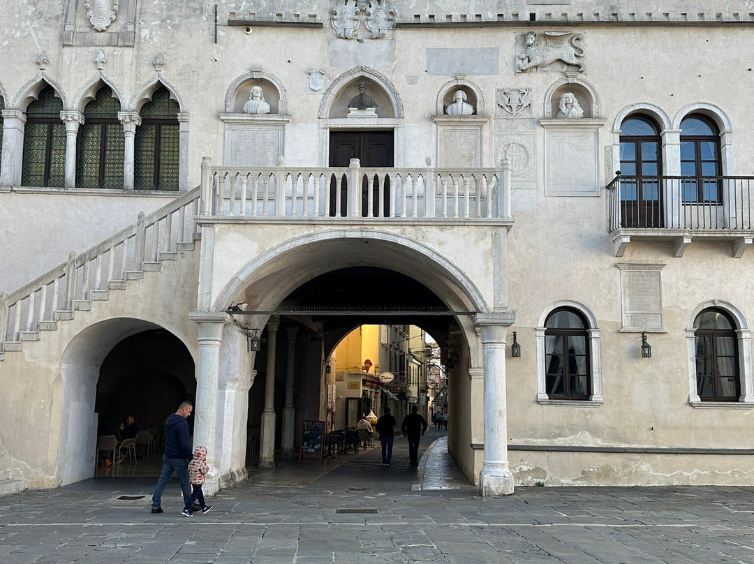 Praetorian Palace-科佩尔必去景点