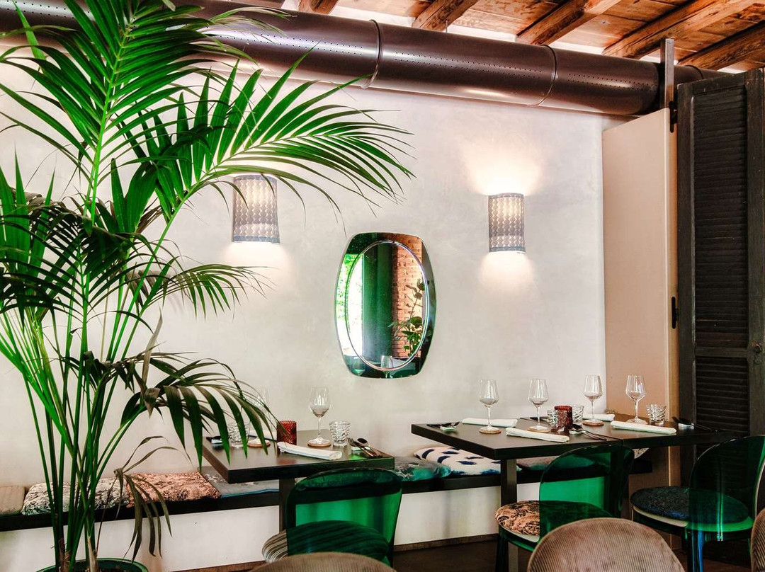 Cassina Rizzardi酒店住宿-Dandelion Como Suites & Park