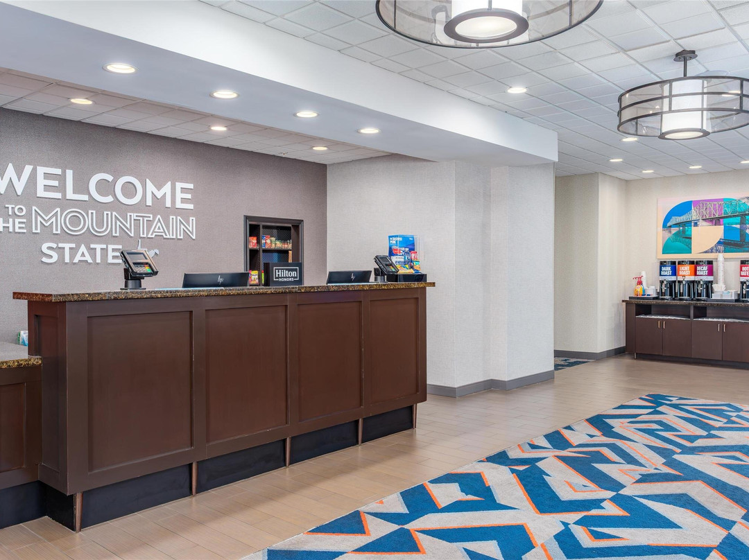 Hampton Inn & Suites Parkersburg Downtown主图