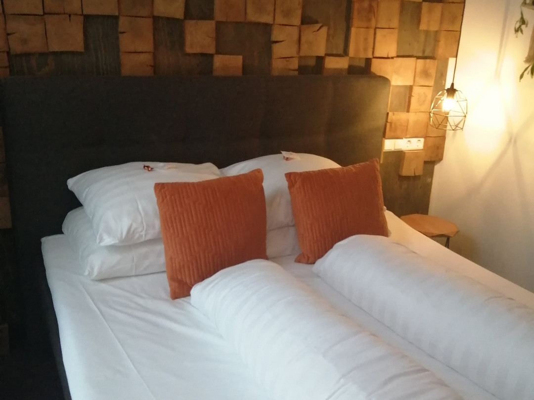 Wolf Hotel Kitchen & Bar主图