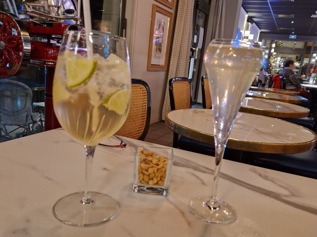 郎巴特酒店主图