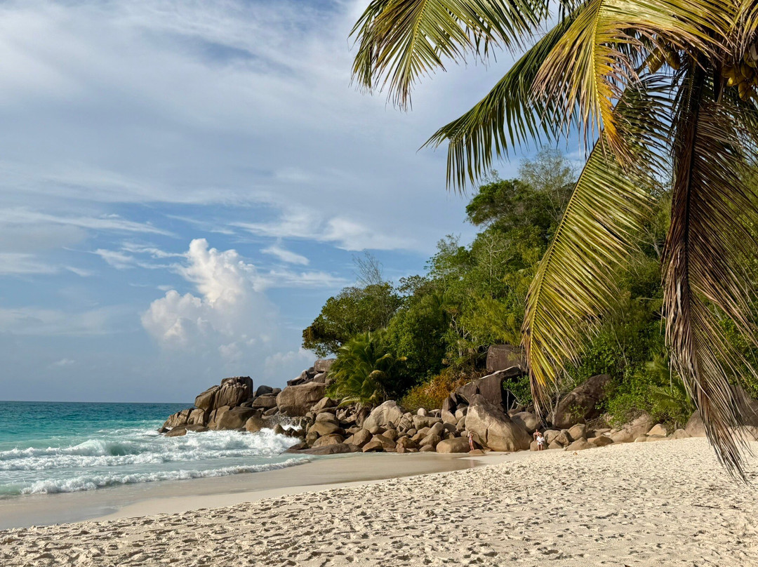 乔吉特沙滩-普拉兰岛必去景点