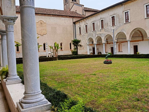 Abbazia Di Maguzzano-洛纳托德尔加尔达必去景点
