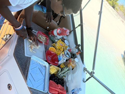 Rising Tide Tours-普罗维登西亚莱斯必去景点