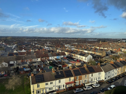 斯文顿莱昂纳多酒店主图