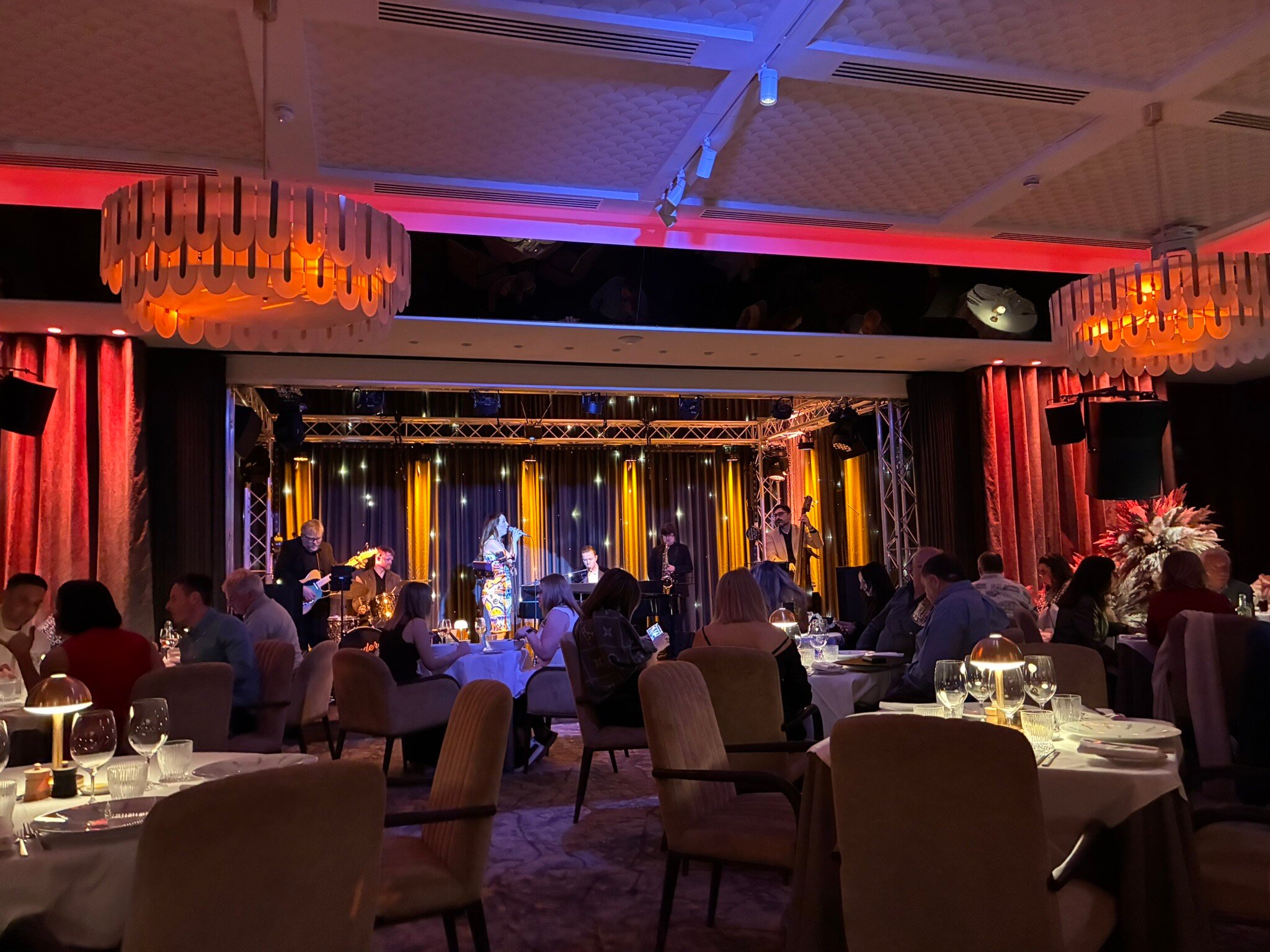 克罗斯巴斯吉城堡-官方