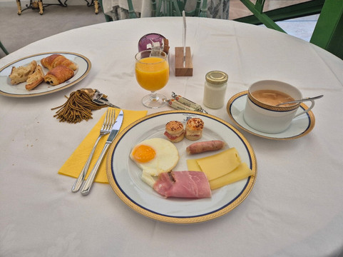 格兰德酒店主图