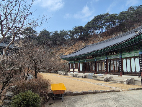 Yun Pil-am-闻庆市必去景点