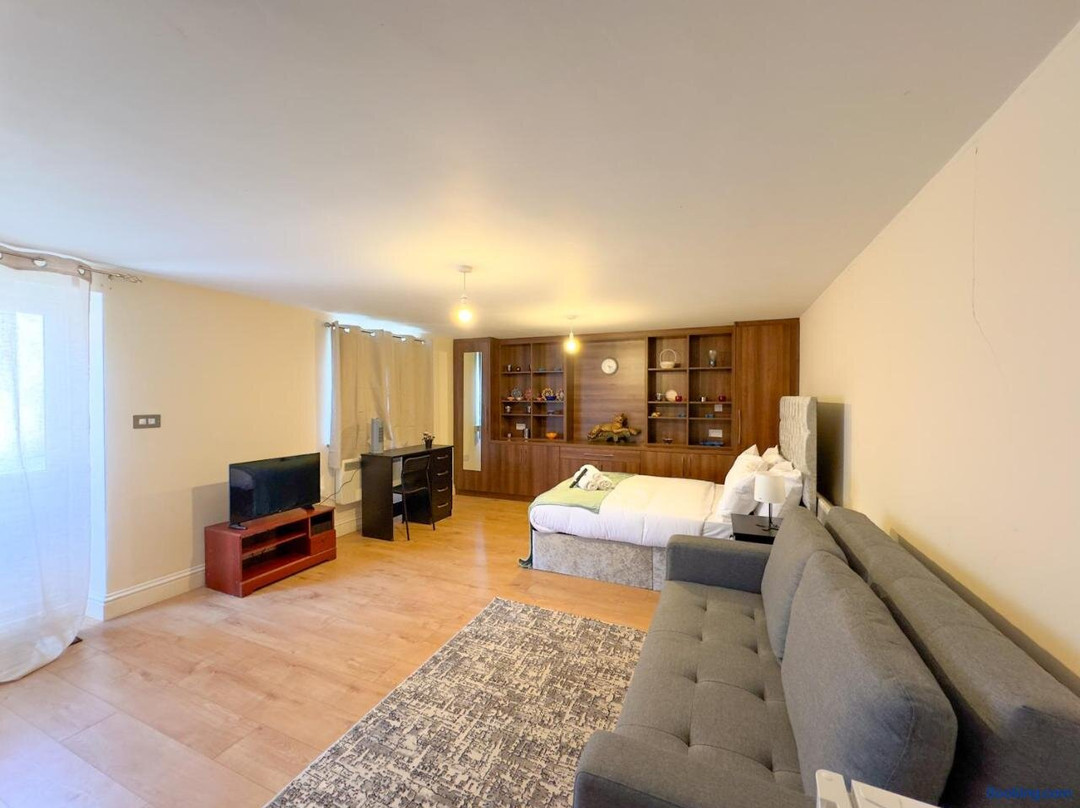 Heathrow Lodge BnB