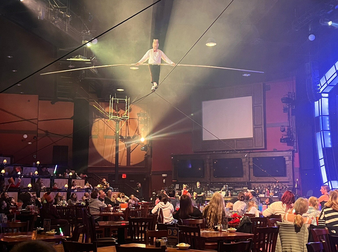Sneaky Pete's Wild West Dinner Show-威斯康星峡谷必去景点