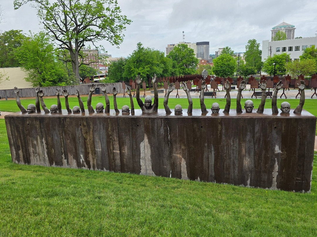 National Memorial for Peace and Justice-蒙哥马利必去景点