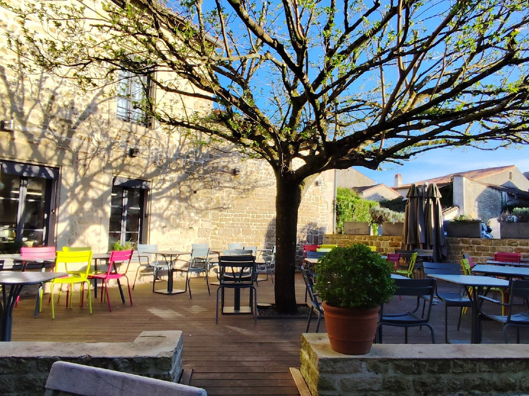 修道院之家酒店主图