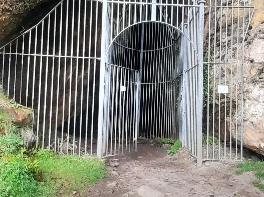 King's Caves-Blackwaterfoot必去景点