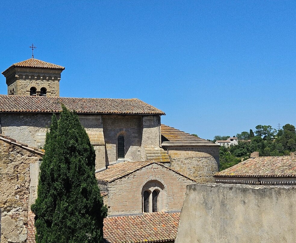 Abbaye de Saint Hilaire-Saint-Hilaire必去景点