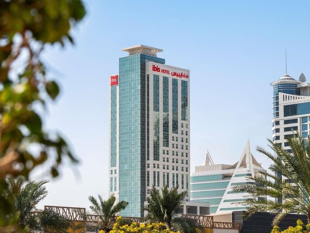 宜必思泽夫麦纳麦酒店主图