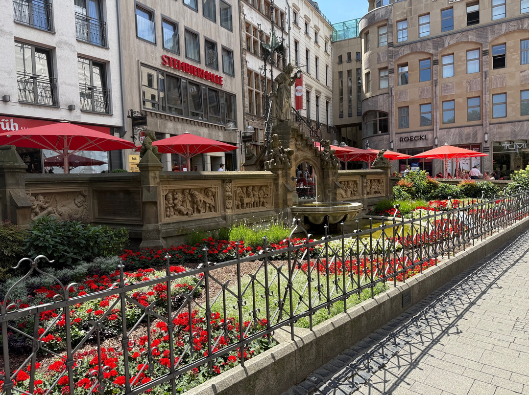 Heinzelmaennchenbrunnen-科隆必去景点