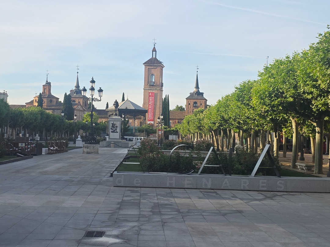 Plaza de Cervantes-阿尔卡拉-德-哈纳雷斯必去景点