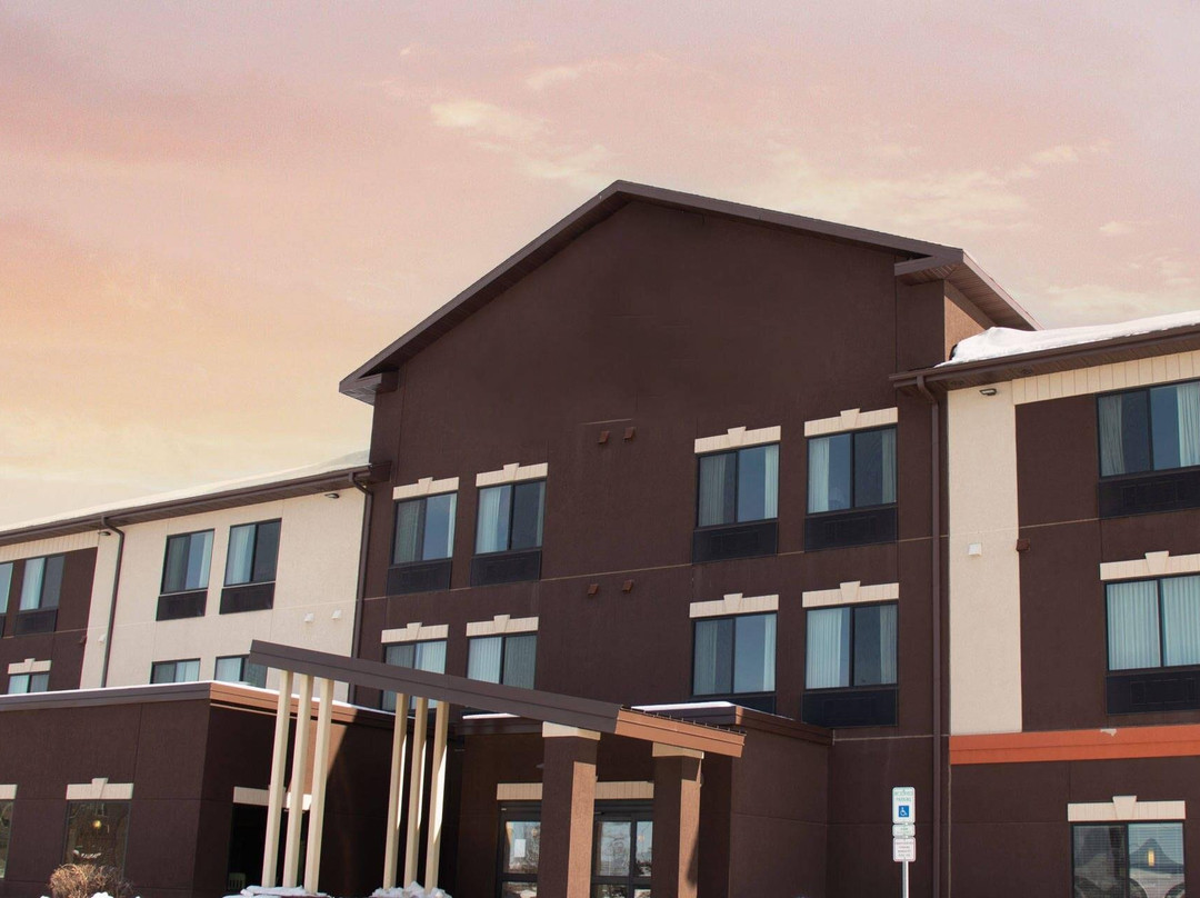 East Grand Forks酒店住宿-Grand Forks Lodge & Suites