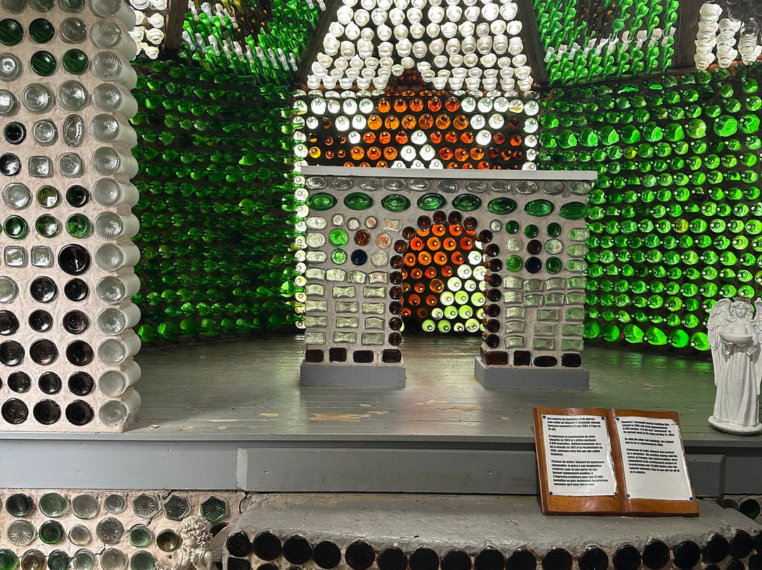 The Bottle Houses-Cape Egmont必去景点