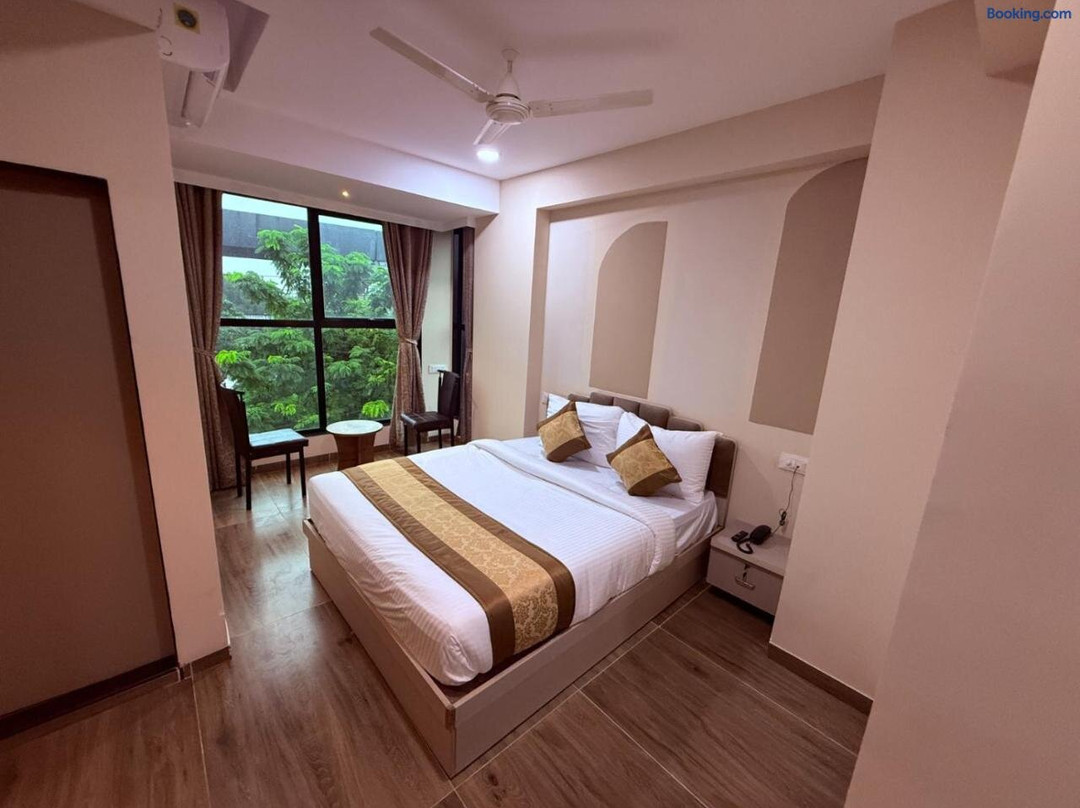 Hotel Melody Nx - Thane West