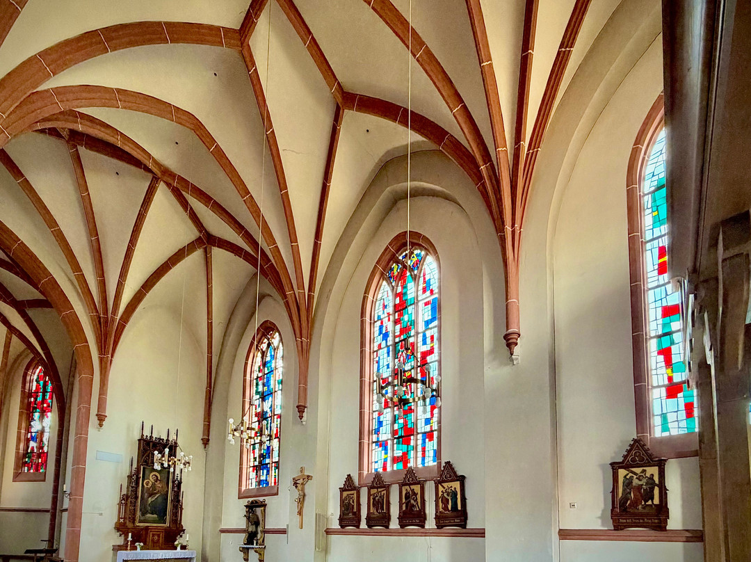 Katholische Pfarrkirche St. Johannes Nepomuk in Kripp-雷马根必去景点
