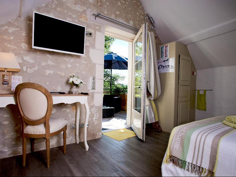 Pont-de-Ruan酒店住宿-Logis Hôtel Troglododo
